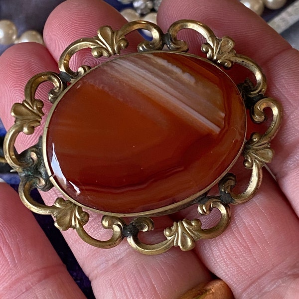 Antique brooch, Victorian banded agate , Pinchbeck type brooch, beautiful antique