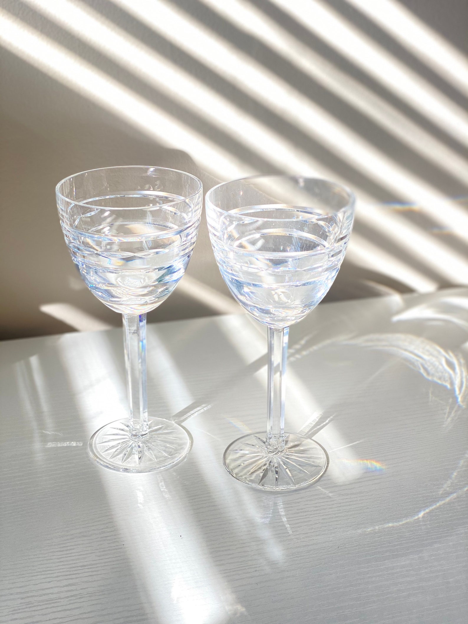 SET of 2 Retro 90s style wine glasses Etsy