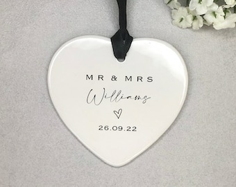 Personalised Mr & Mrs, Mr and Mr, Mrs and Mrs wedding gift keepsake Ceramic Heart Ornament Decoration Gift for the newlyweds, Happy Couple