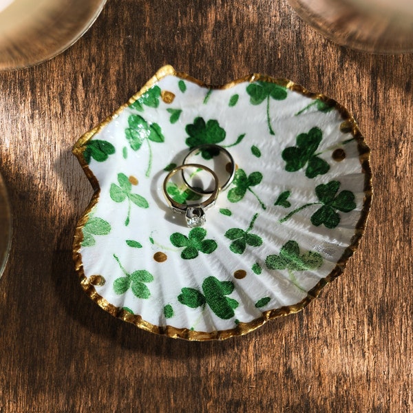 Shamrock Decoupage Shell Trinket Dish | Ornament | St. Patricks Day | Gift Idea | Decoupage Art | Home Beach Decor|Scallop Ring Dish | Lucky