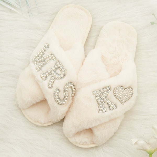 Bride Gift Pearls Slippers| Rhinestone Fluffy Slippers| Bachelorette Hen Fluffy Slippers|Personalized gift Bridal Slipper|Bridesmaid Gifts