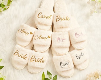 Cadeau personnalisé chaussons duveteux chaussons adultes personnalisés cadeaux de demoiselle d'honneur articles de fête nuptiale cadeaux de enterrement de vie de jeune fille chaussons en peluche douche nuptiale