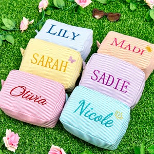 Personalisierte Seersucker Make-up Tasche, individuell bestickte Make-up Tasche, Brautdusche Tasche, Reise-Make-up-Tasche, Kulturtasche Kulturtasche, Kosmetiktasche