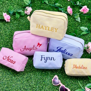 Set of 2 Embroidered Monogrammed Seersucker Makeup Bag, Bridesmaid Gifts, Travel Toiletry Bag, Large Capacity Storage Bag, Bridal Shower