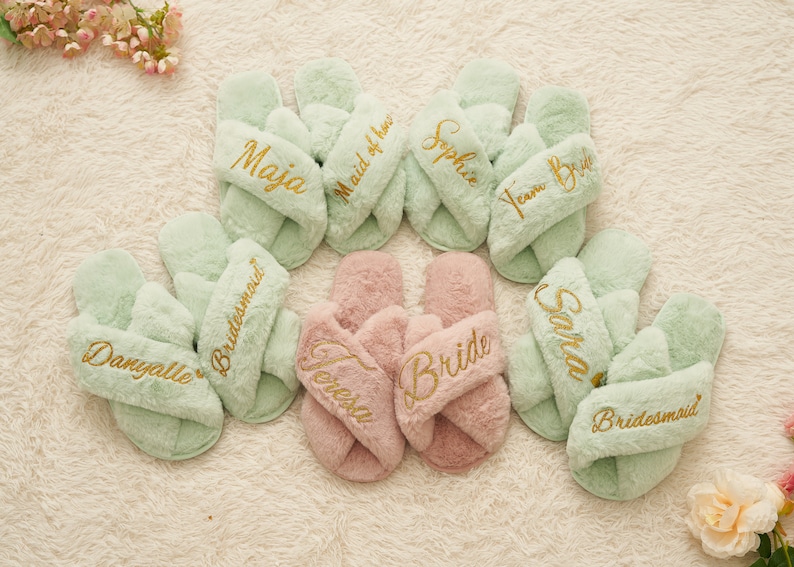 Flauschiger Braut Slipper, Geschenk für Blumenmädchen, personalisiertes Muttertagsgeschenk, individuelles Brautparty-Geschenk, personalisiertes Geschenk, Brautjungfer Slipper Bild 5