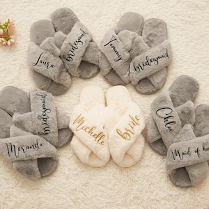 Flauschiger Braut Slipper, Geschenk für Blumenmädchen, personalisiertes Muttertagsgeschenk, individuelles Brautparty-Geschenk, personalisiertes Geschenk, Brautjungfer Slipper Bild 1