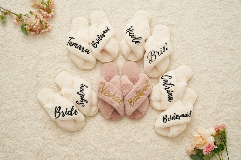 Flauschiger Braut Slipper, Geschenk für Blumenmädchen, personalisiertes Muttertagsgeschenk, individuelles Brautparty-Geschenk, personalisiertes Geschenk, Brautjungfer Slipper Bild 9