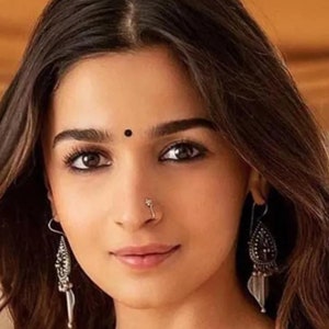 Alia bhatt nose pin hotsell