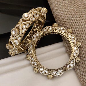 Victorian Polki Kundan Bangles, Emerald Green Antique Gold Bridal Kada Set