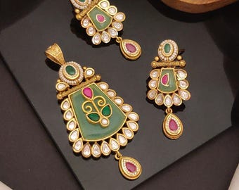 Kundan Anhänger Set: Vergoldeter indischer Schmuck