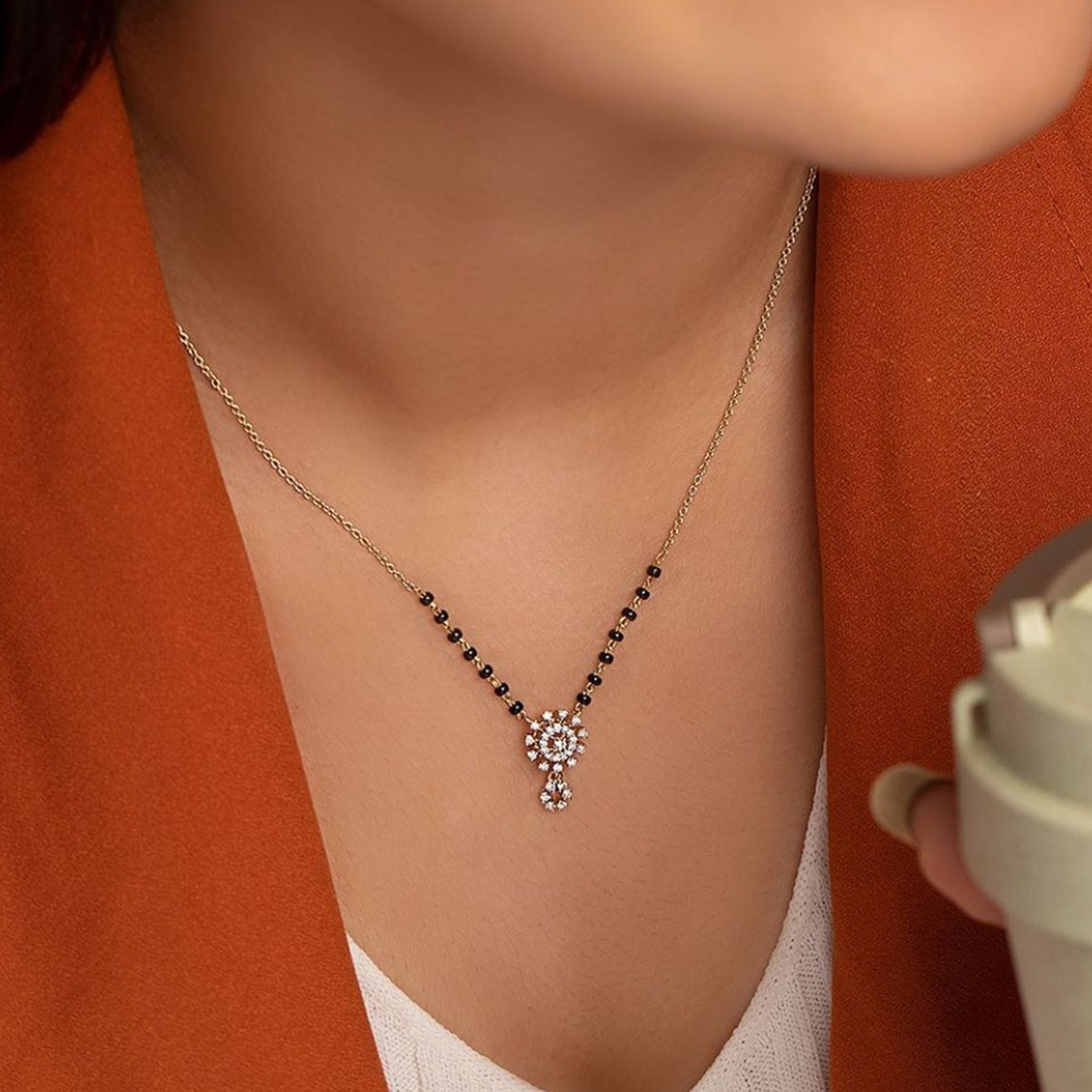 Short mangalsutra chain design sale