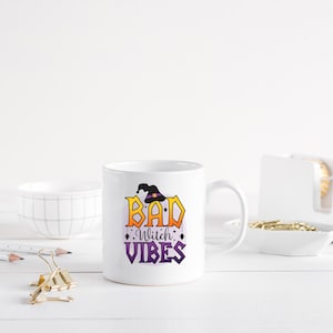 Caneca de vibrações de bruxa má / Vibrações de bruxa má / Caneca branqueada de Halloween / Canecas de Halloween / Canecas branqueadas de bruxa / Bruxa má / Vibrações de Halloween