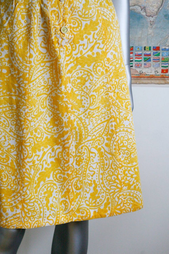 12-14 || vintage 70s yellow abstract paisley prin… - image 3