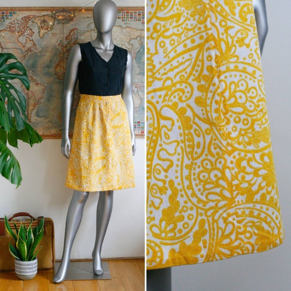 12-14 || vintage 70s yellow abstract paisley prin… - image 1