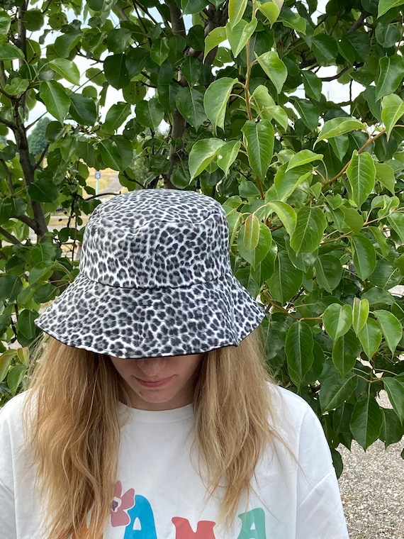 Unbranded Reversible Leopard Print & Black Bucket Hat Leopard print black reversible bucket hat 90s y2k women main image 3