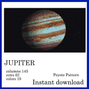 Puede incluir: Un patrón de abalorios para un proyecto de punto de peyote que representa a Júpiter, un gigante gaseoso con bandas de color naranja, marrón y blanco que giran. El patrón tiene 145 columnas por 62 filas y utiliza 19 colores. Descarga instantánea.