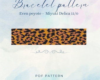 Könnte beinhalten: Ein digitales PDF-Muster für ein Armband, das ein gerades Peyote-Stich-Design mit Miyuki Delica 11/0-Perlen aufweist. Das Armbandmuster zeigt ein Leopardenmuster in den Farbtönen Schwarz, Braun und Gold.