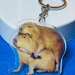 Keychain, Capybara Keychain, Acrylic Capybara Holding Knife Funny Surrender Meme Key Organizer