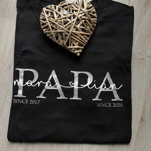 Papa T-Shirt Dad Shirt Kindernamen personalisiertes Vatertagsgeschenk personalisiertes Papa T-Shirt Papa Statementshirt DAD Shirt Bild 2