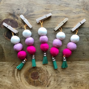 Essential Oil Diffuser | Car Air Vent Clip | Pink, White and Green | Large Wool Felt Balls