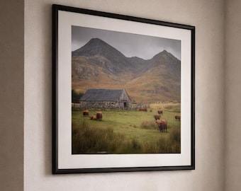 Highland Kuh Farm Druck – Rustikale schottische Landschaft, Naturfotografie