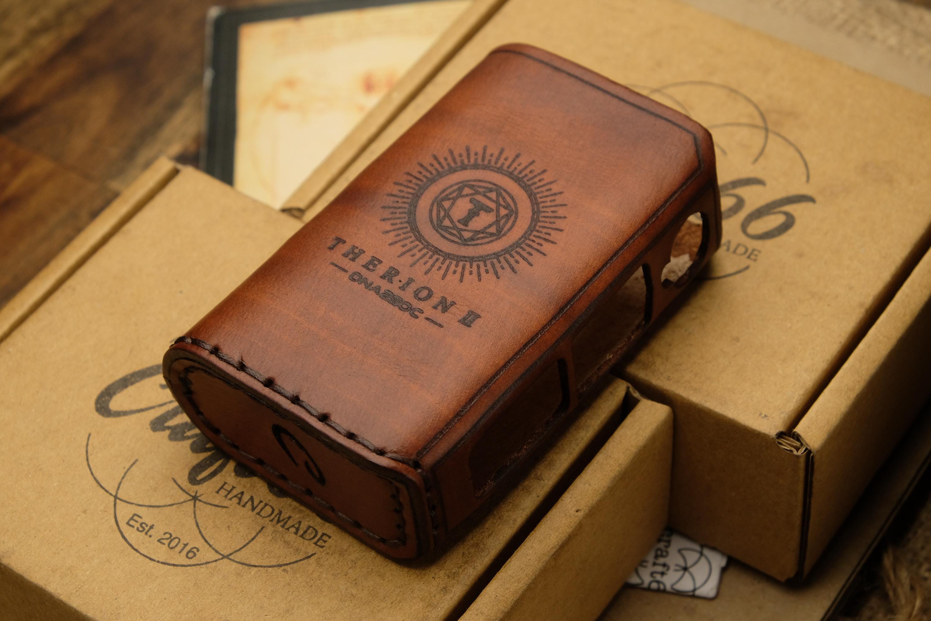 elfbar elfa master akku Lost Vape LVE Therion 2 DNA250C Mod Akkuträger Nikotinfrei Farbe Silber:  Amazon.de: Elektronik & Foto main image 0