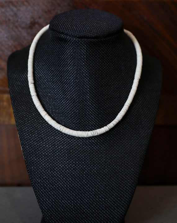 Vintage 1970s Puke Shell Necklace from Hawaii - image 1