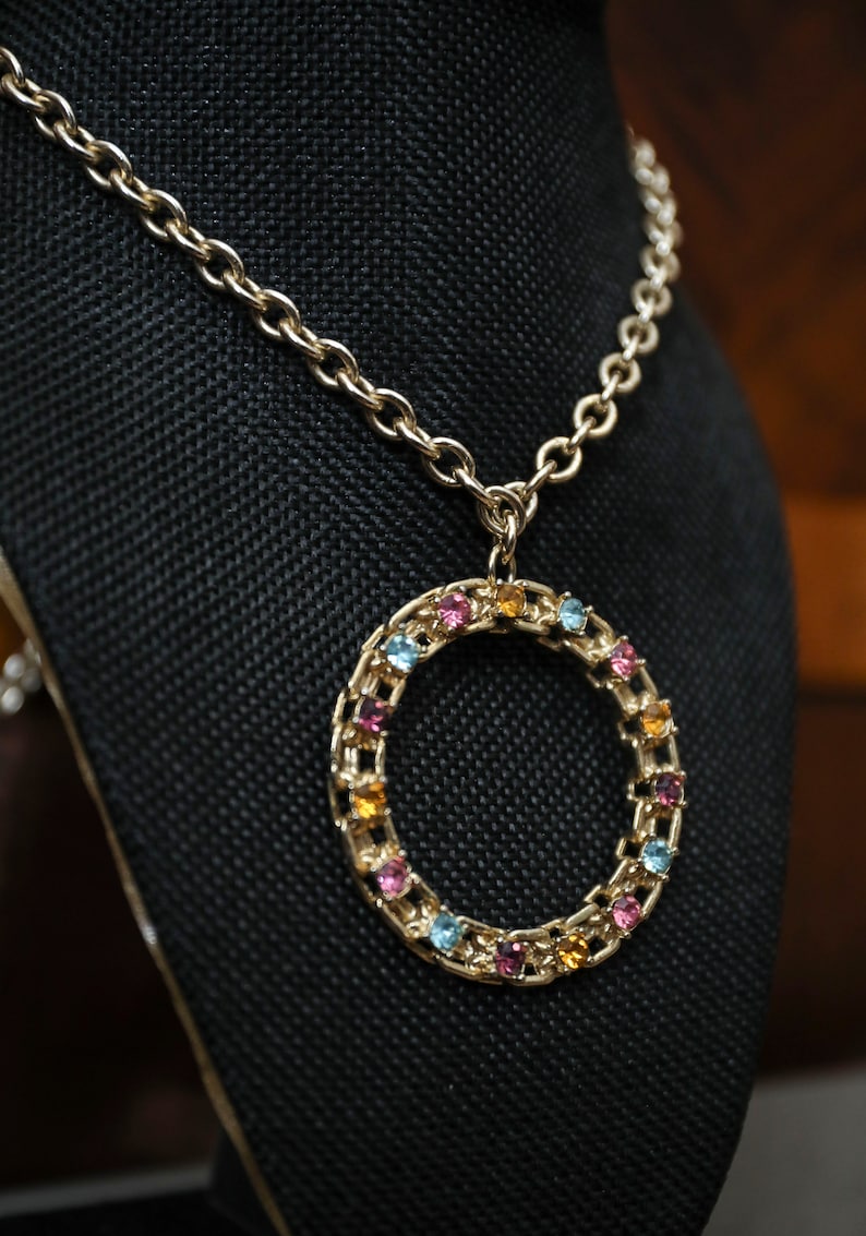 Vintage Sarah Coventry Gold-Toned /& Gemstone Pendant Necklace
