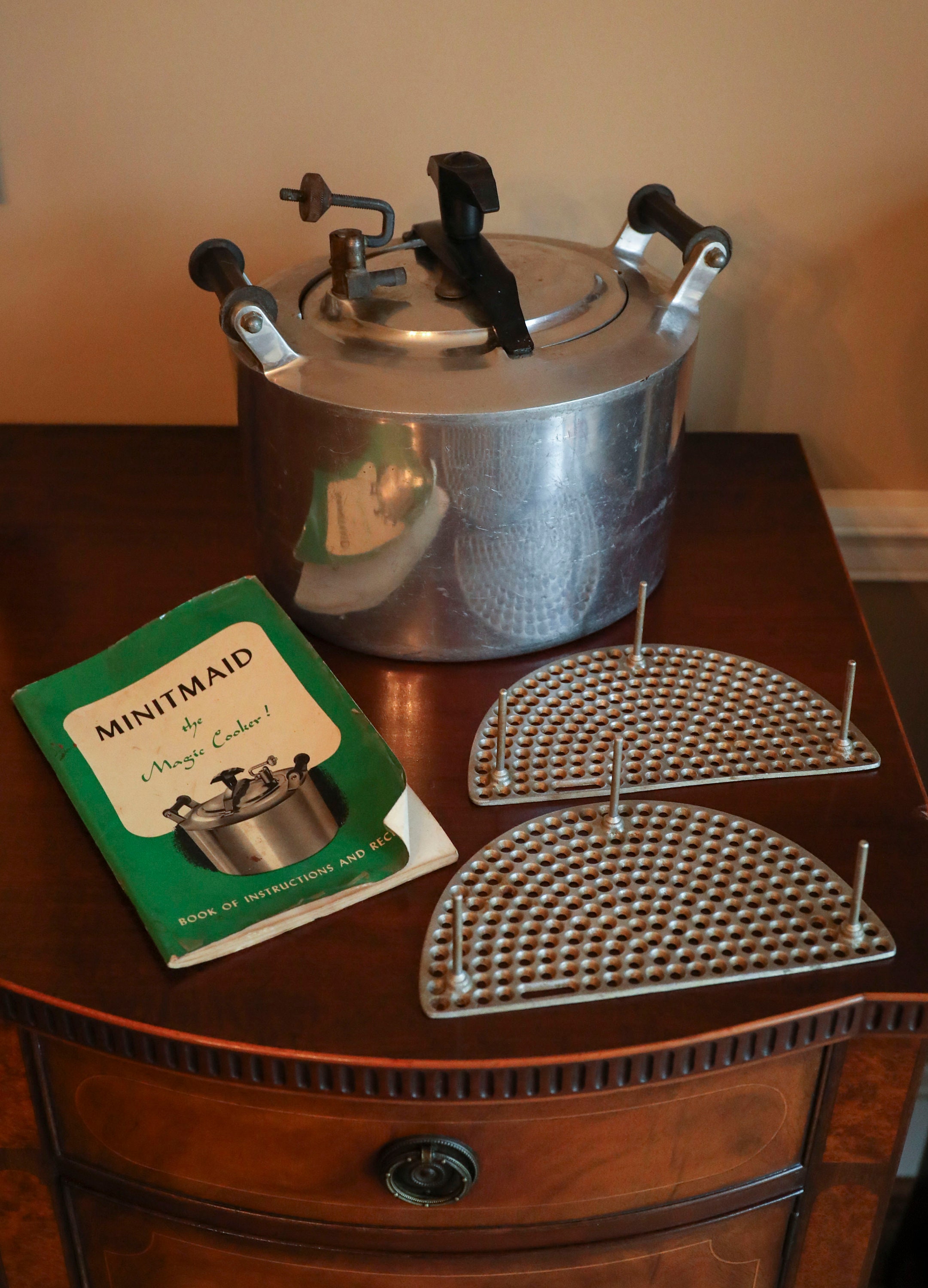 Vintage Minitmaid Magic Cooker 1950s Pressure Cooker 