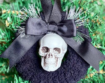Black Christmas Gothic Wreath ornament Gothmas Decoration Creepmas decor