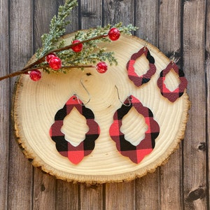 Buffalo Plaid Scalloped Earrings
