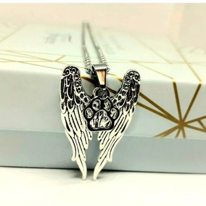Angel wing animal paw pendant necklace
