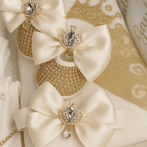Baby shoes | Baby shower gifts.