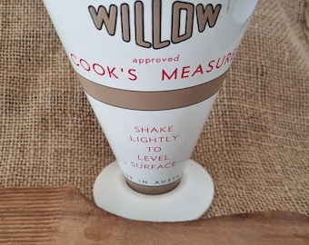 Vintage Willow brand cooks measure measuring cup