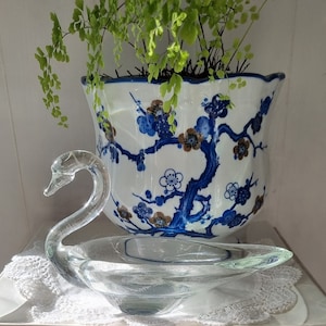 Vintage glass swan trinket dish