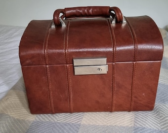 Vintage brown faux leather vanity case