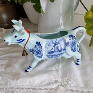 Vintage blue cow Delft Holland creamer