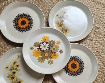 set of 5 vintage Johnson Australia side plates