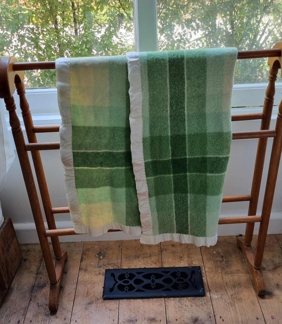 Lollypop - Pure New Wool Blanket - Green