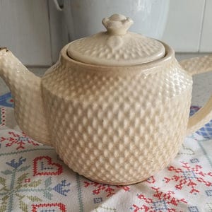 Vintage raised diamond ceramic tea pot