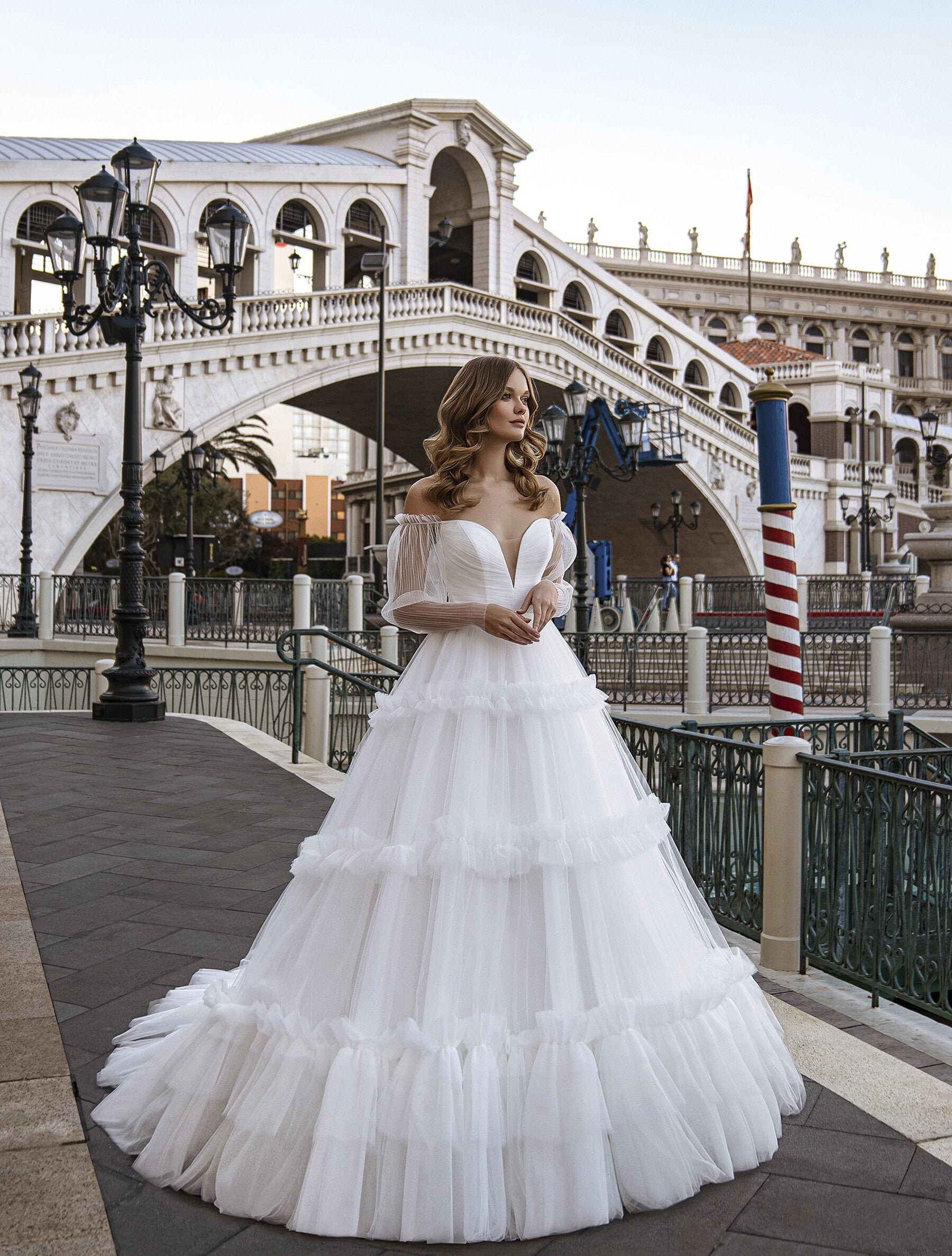 wedding dress balloon sleeves