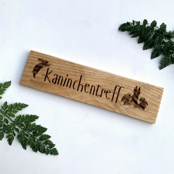 Holzschild "Kaninchentreff" für den Kaninchenstall, hergestellt aus alten Paletten