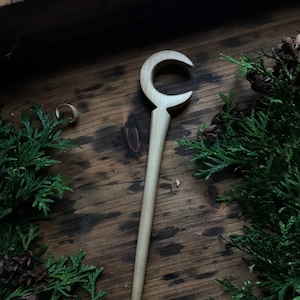 Halbmond Haarnadeln aus Holz. Cosplay zauberhafte Feen Haarstäbe.