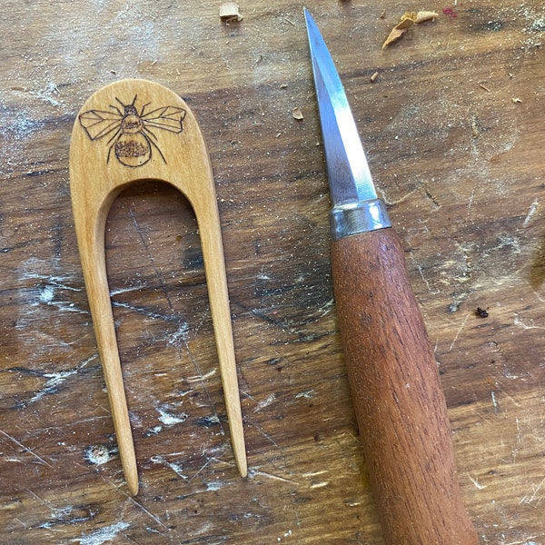 Bumblebee wooden hairforks. Kolrosing. Engraved birch wood hairfork.
