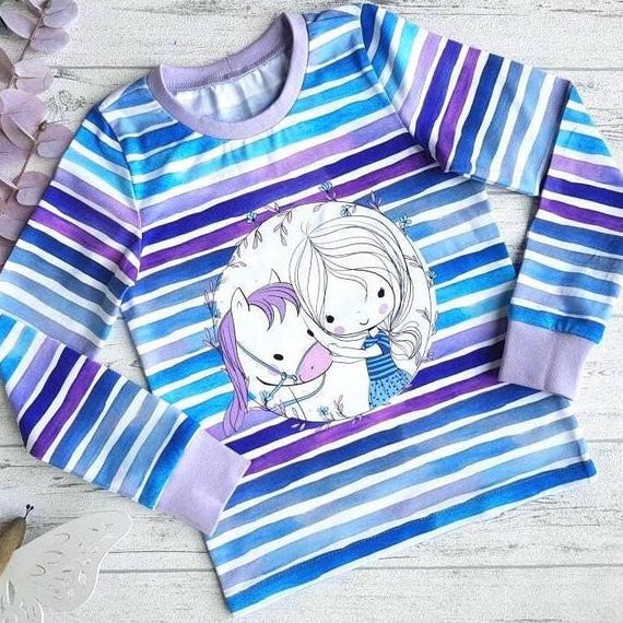 Kinder Pferde Langarmshirt | Blau Lila Gestreiftes Longsleeve mit Pferd | Pferdemädchen Oberteil | auch als T-Shirt