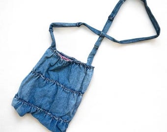 Bolso de hombro con volantes de mezclilla azul hecho a mano