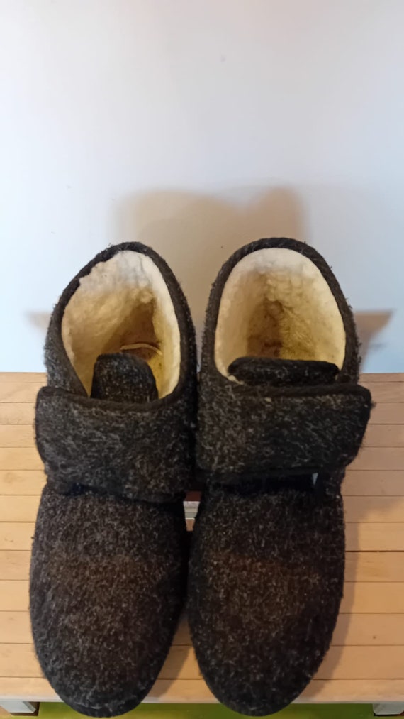 Vintage Unisex Woolen Winter Slippers