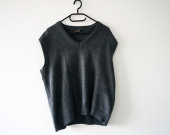 Vintage Gray Wool Men’s Sweater Vest