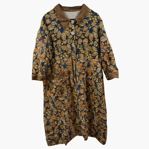 Vestido maxi shift vintage feito à mão com estampa floral de manga comprida, década de 1960