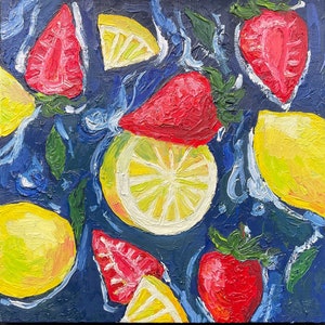 Citrons avec des fraises dans un verre d'eau, peinture pour la cuisine ou la salle à manger. Empâtement à la peinture à l'huile, un petit art moderne